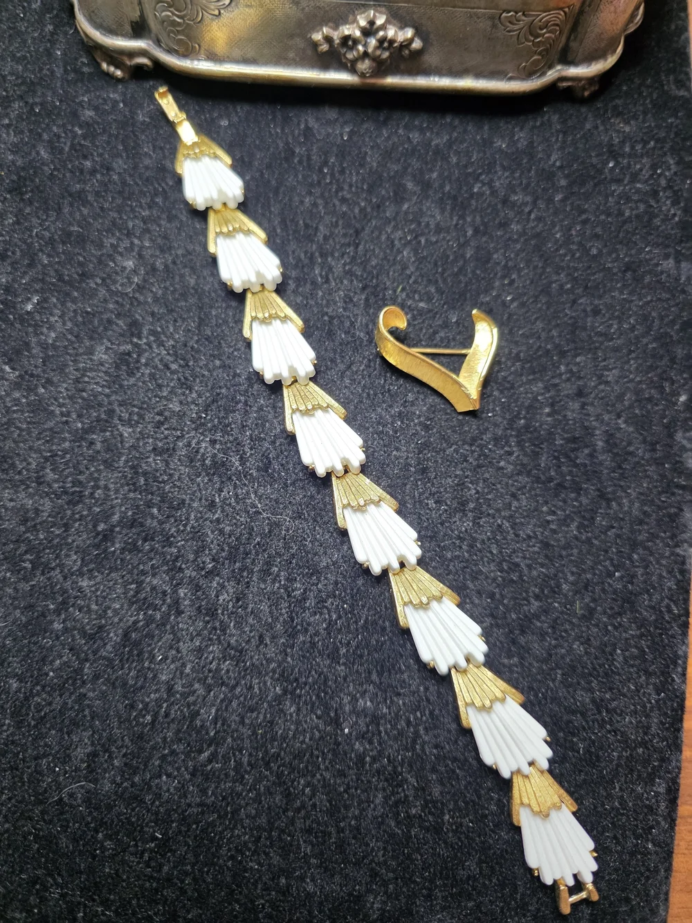 Trifari Gold-Tone Bracelet with White Fan Links and Brooch 